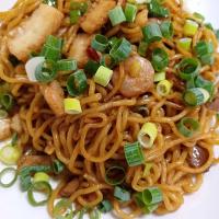 狸の宴シリーズ
真夜中の肴

[中国料理]
海鮮焼そば(醤油味)
※無化学調味料/無添加/完全狸調理

麺はラーメン用途のを硬めに湯がいて使用しています。海鮮は冷凍品。
自家製干し椎茸使用。
ベースに青椒肉絲の使ったエキス油使用。